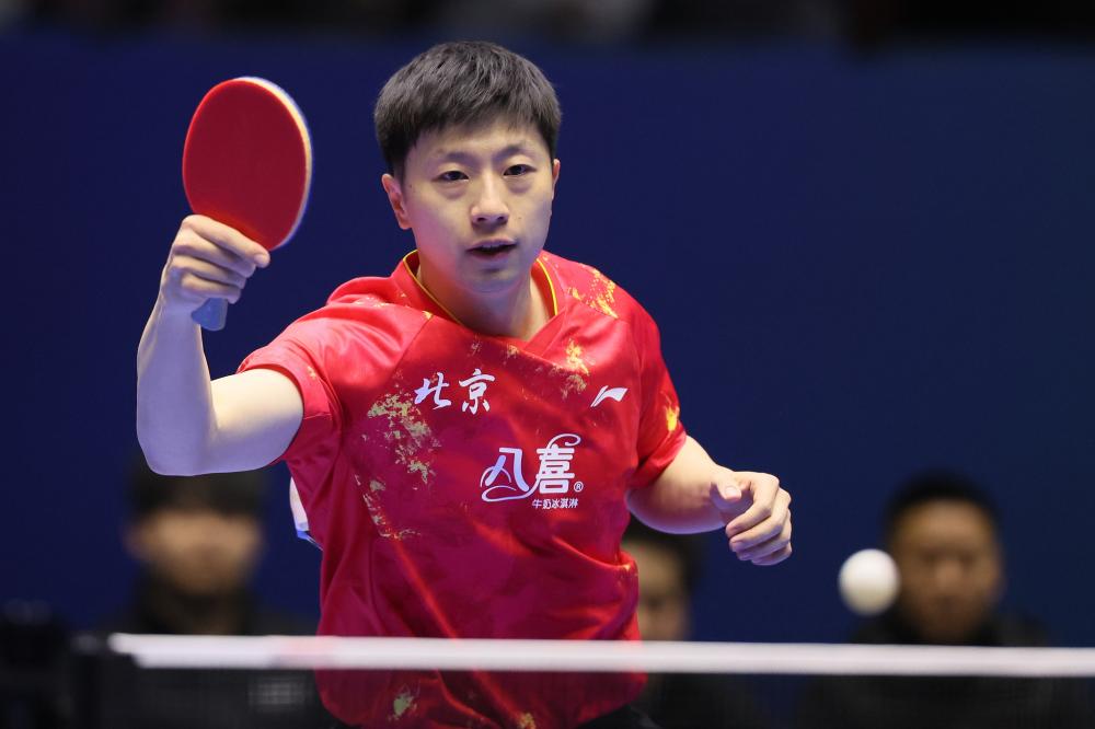 气坏了！沈梓捷补防被吹犯规抱怨绕场 犯满离场